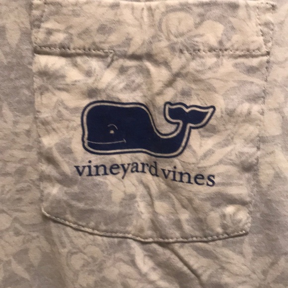 Hawaiian vineyard vine short sleeve shirt - Picture 3 of 4